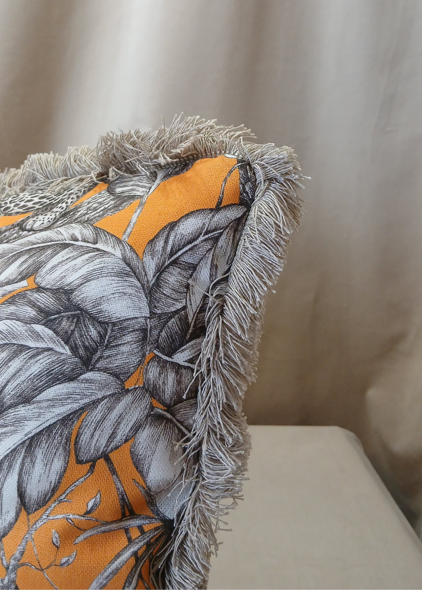 Orange Leopard Pute