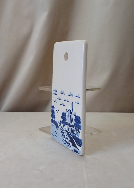 Blå og hvit porselens plate