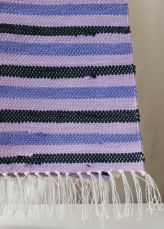 Lilla vevet gulvteppe