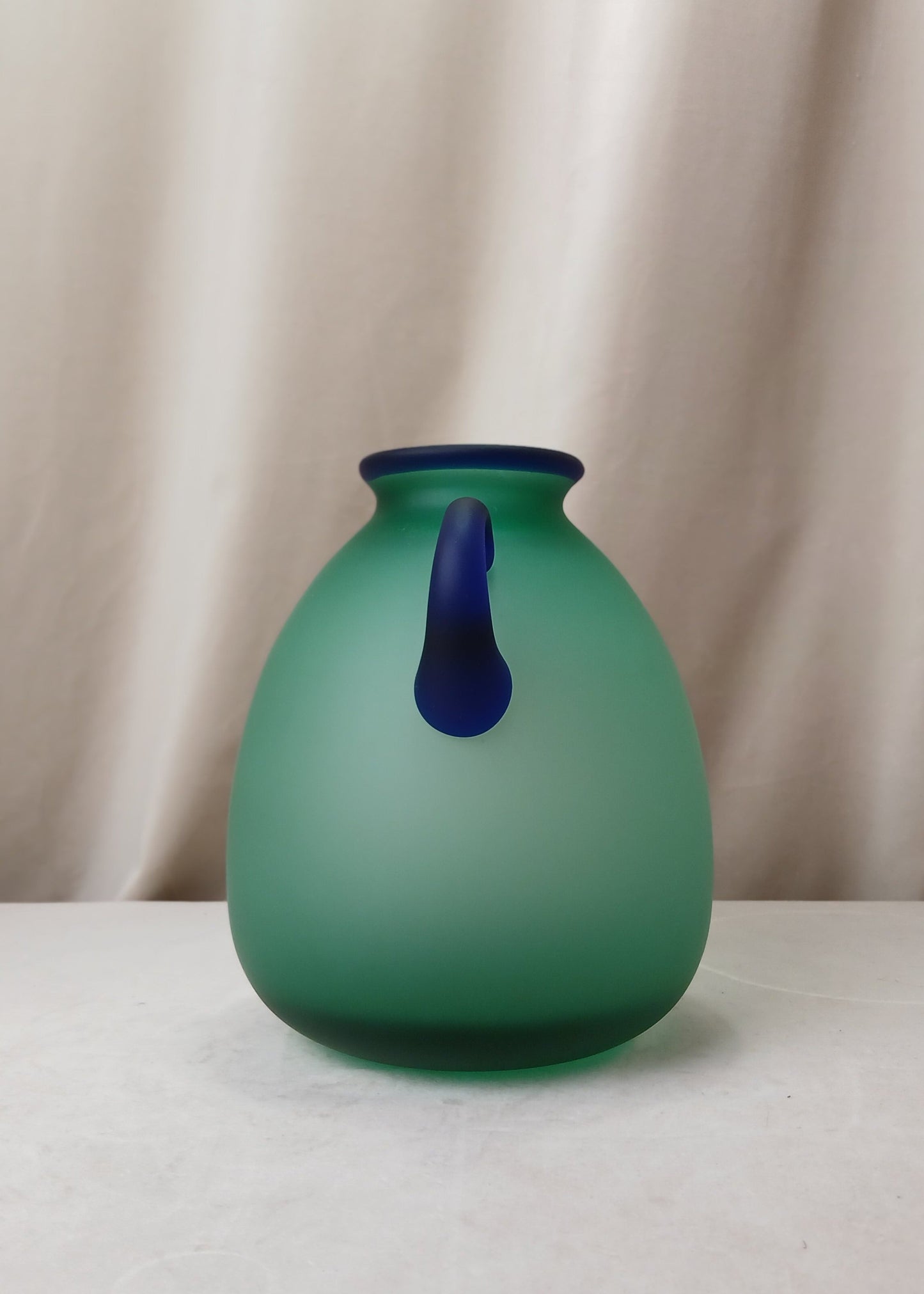 Grønn munnblåst glass vase