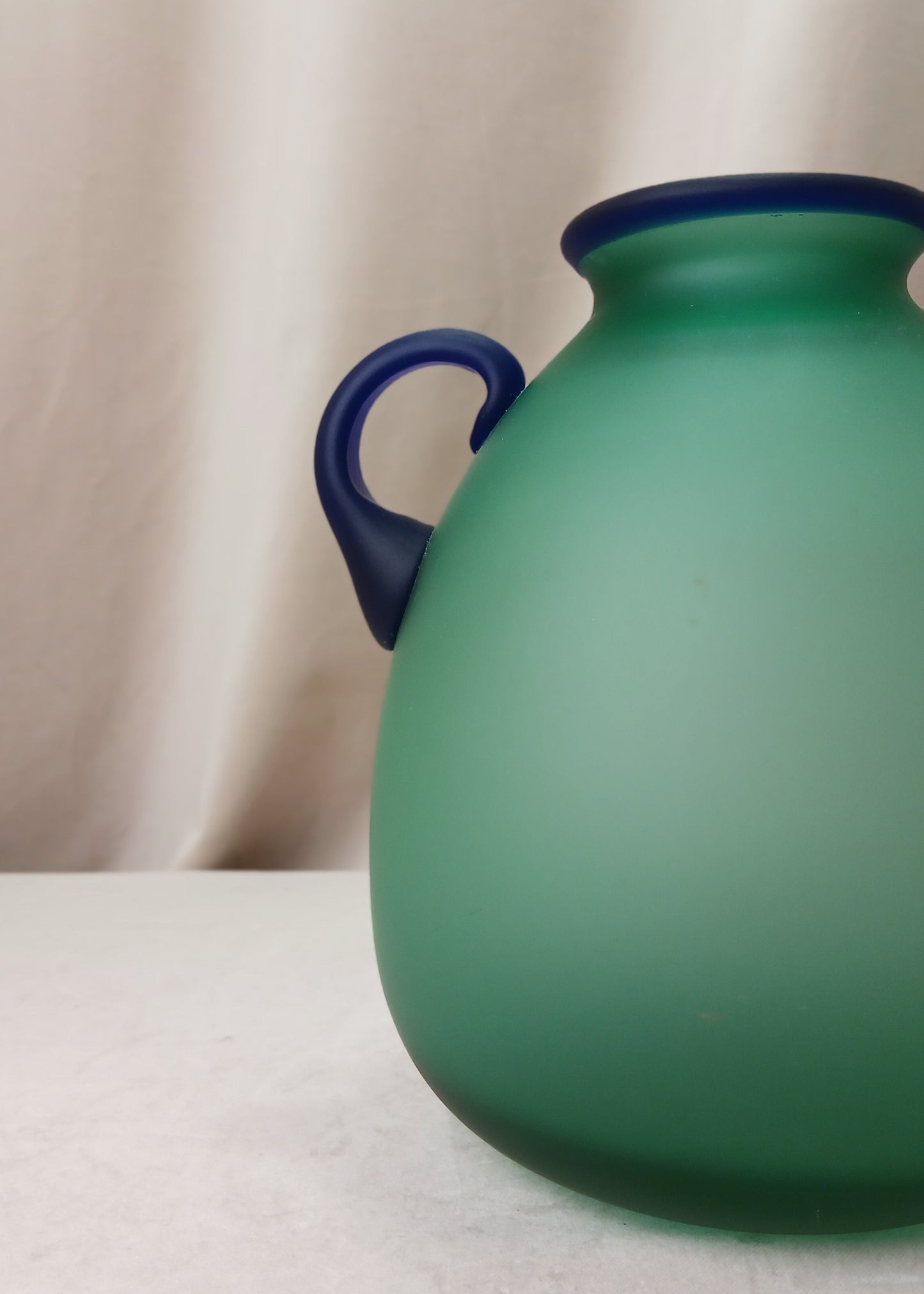 Grønn munnblåst glass vase