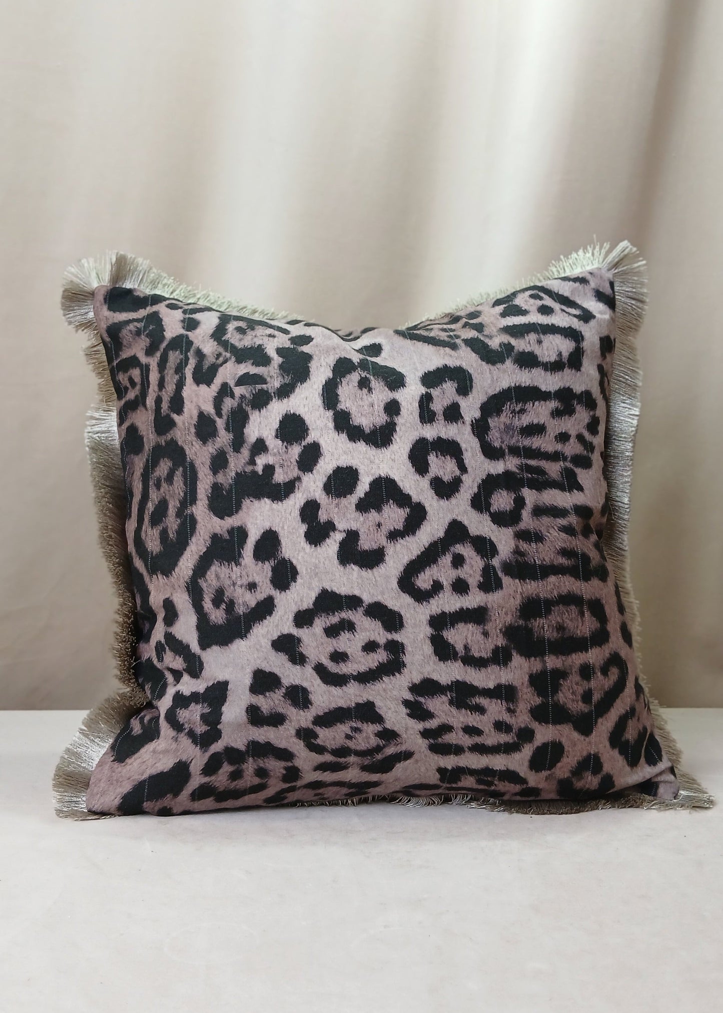 Rosa Leopard Pute