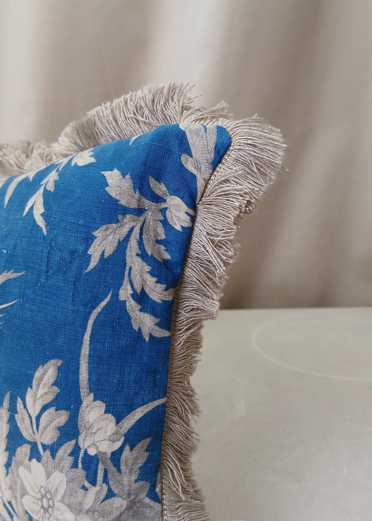 Blå liten pute i Engelsk Vintage tekstil