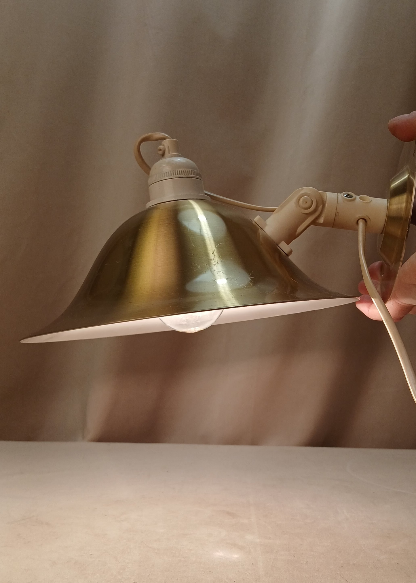 Messing vegglampe