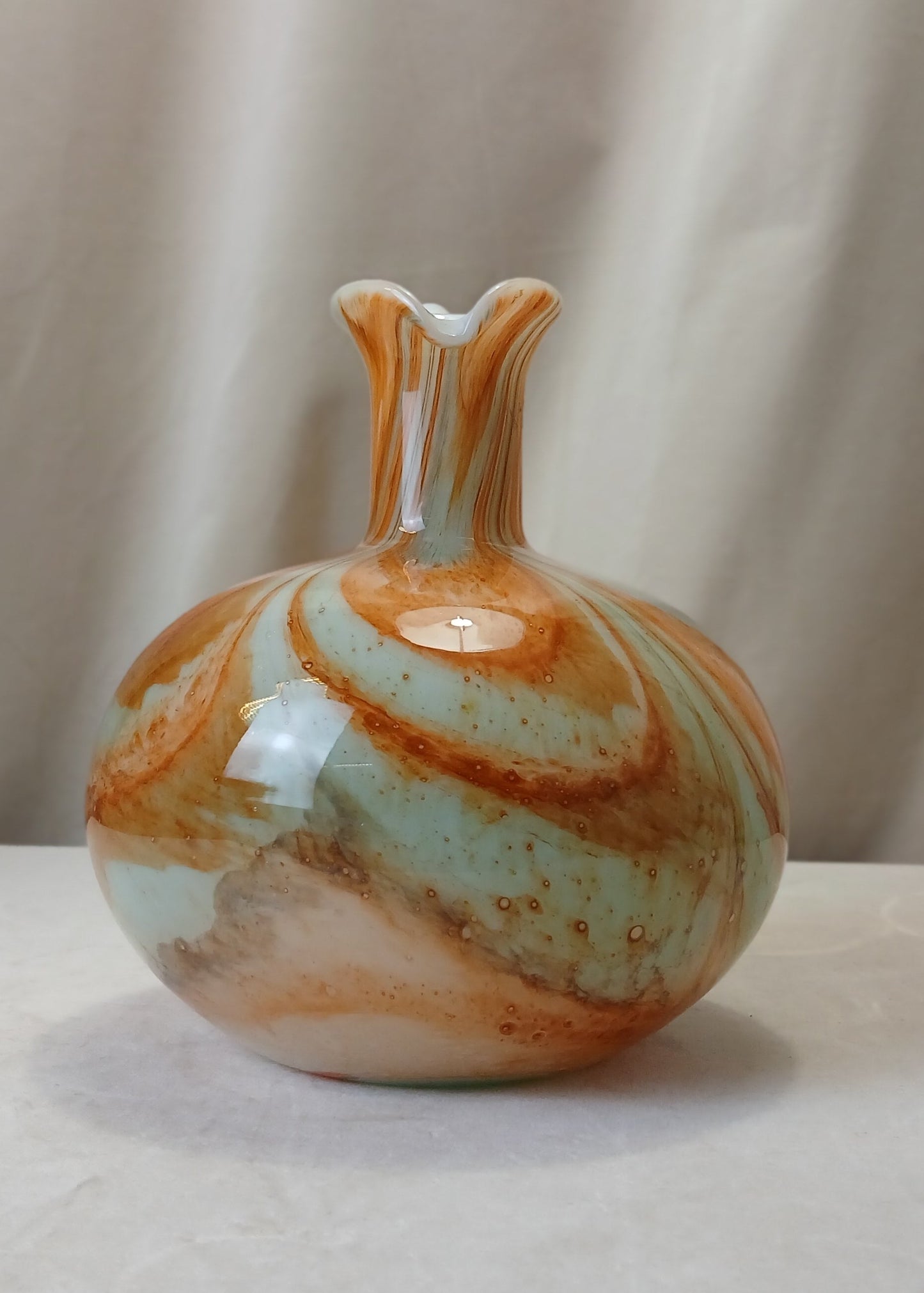 Turkis og Orange Opalin vase