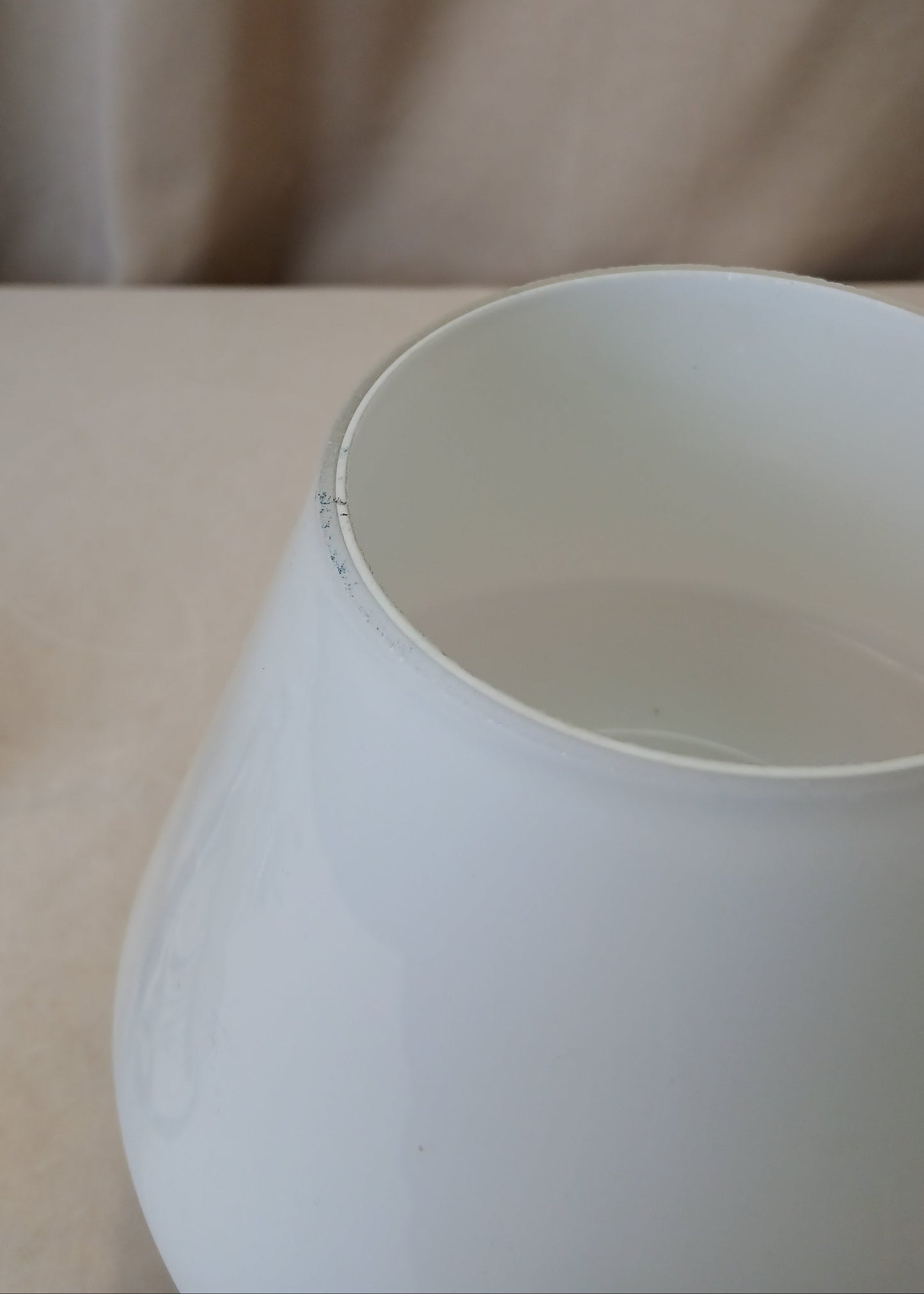 Hvit sopp lampe fra 70-tallet.