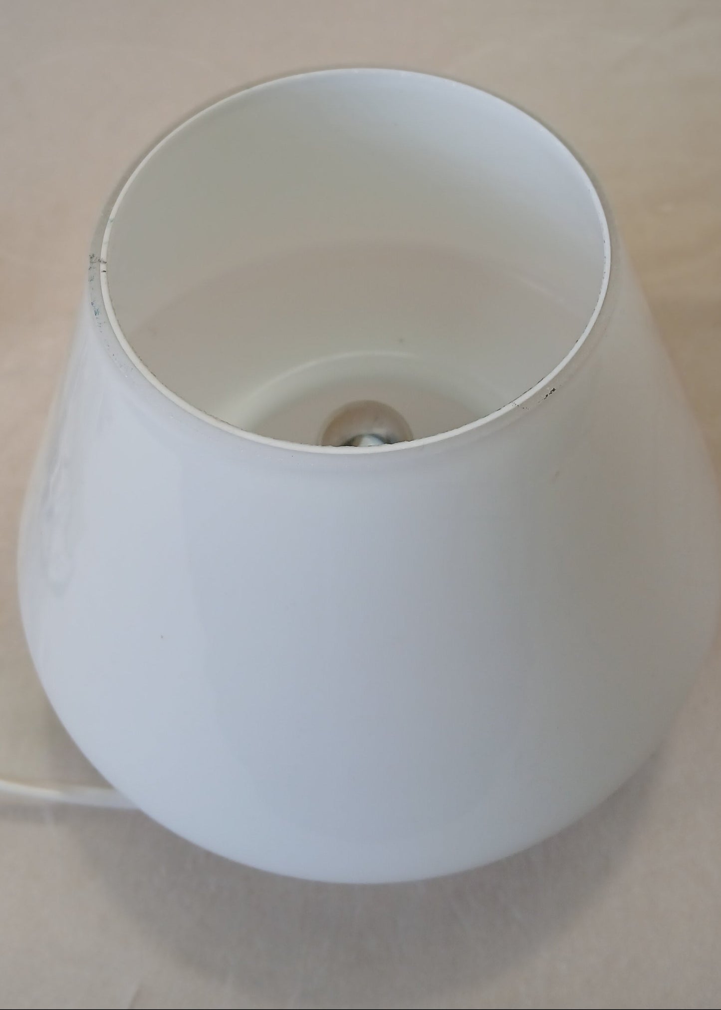 Hvit sopp lampe fra 70-tallet.