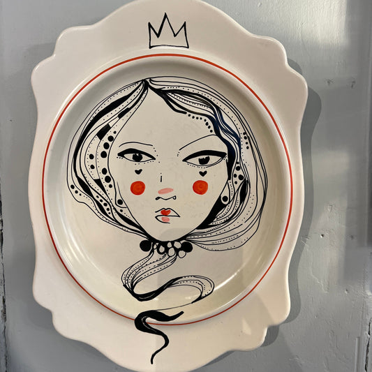 "Be a Queen" By Dish Art