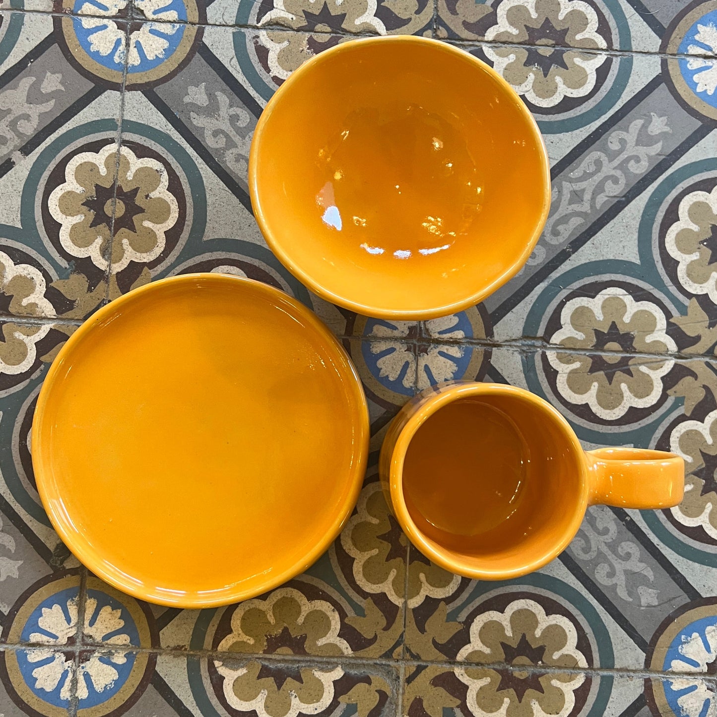 Orange Frokostsett i handlaga keramikk