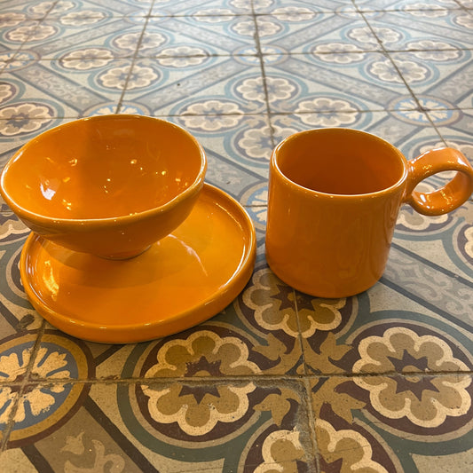 Orange Frokostsett i handlaga keramikk