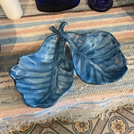 Blå keramikk "blad" skål
