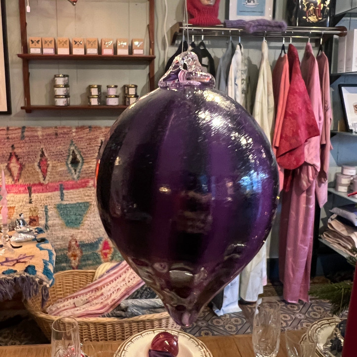 Julekule i munnblåst glass, Swirl Lilla