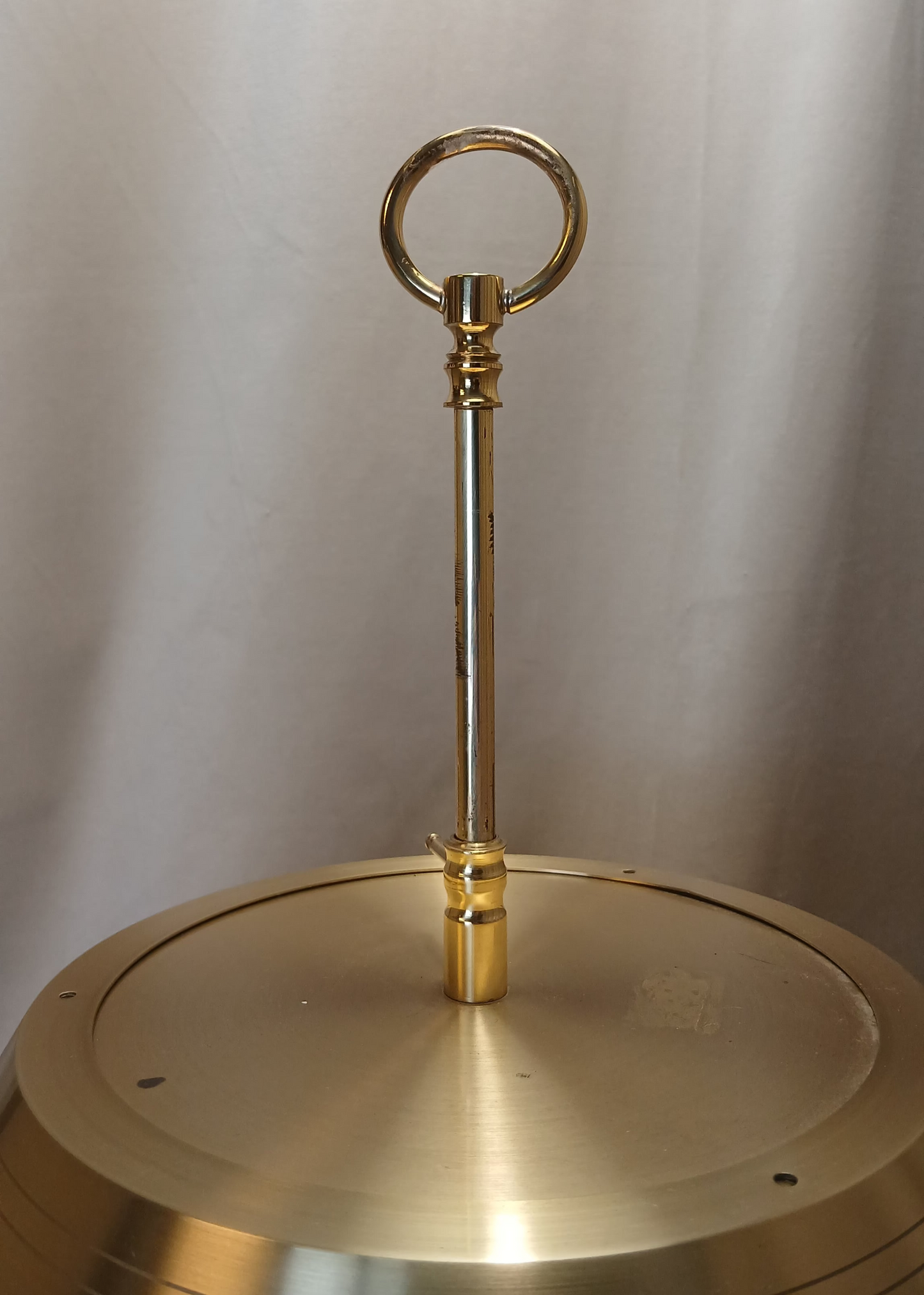 Messing lampe med tre lyspunkt