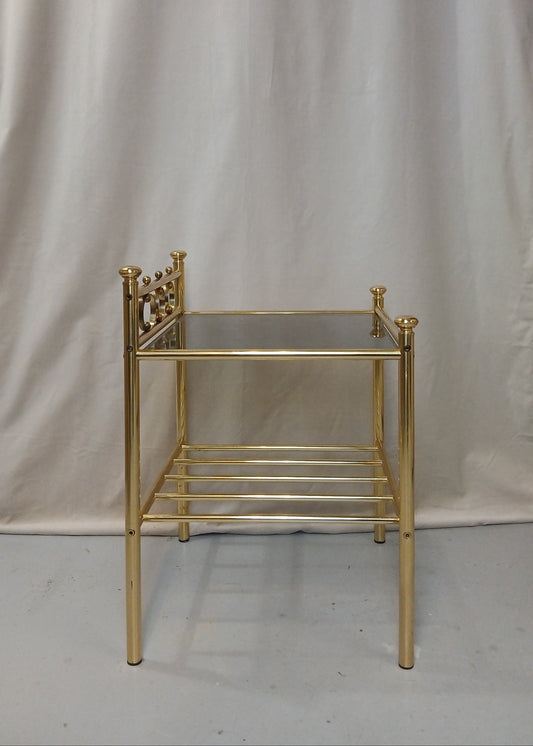 Messing nattbord med glasstopp