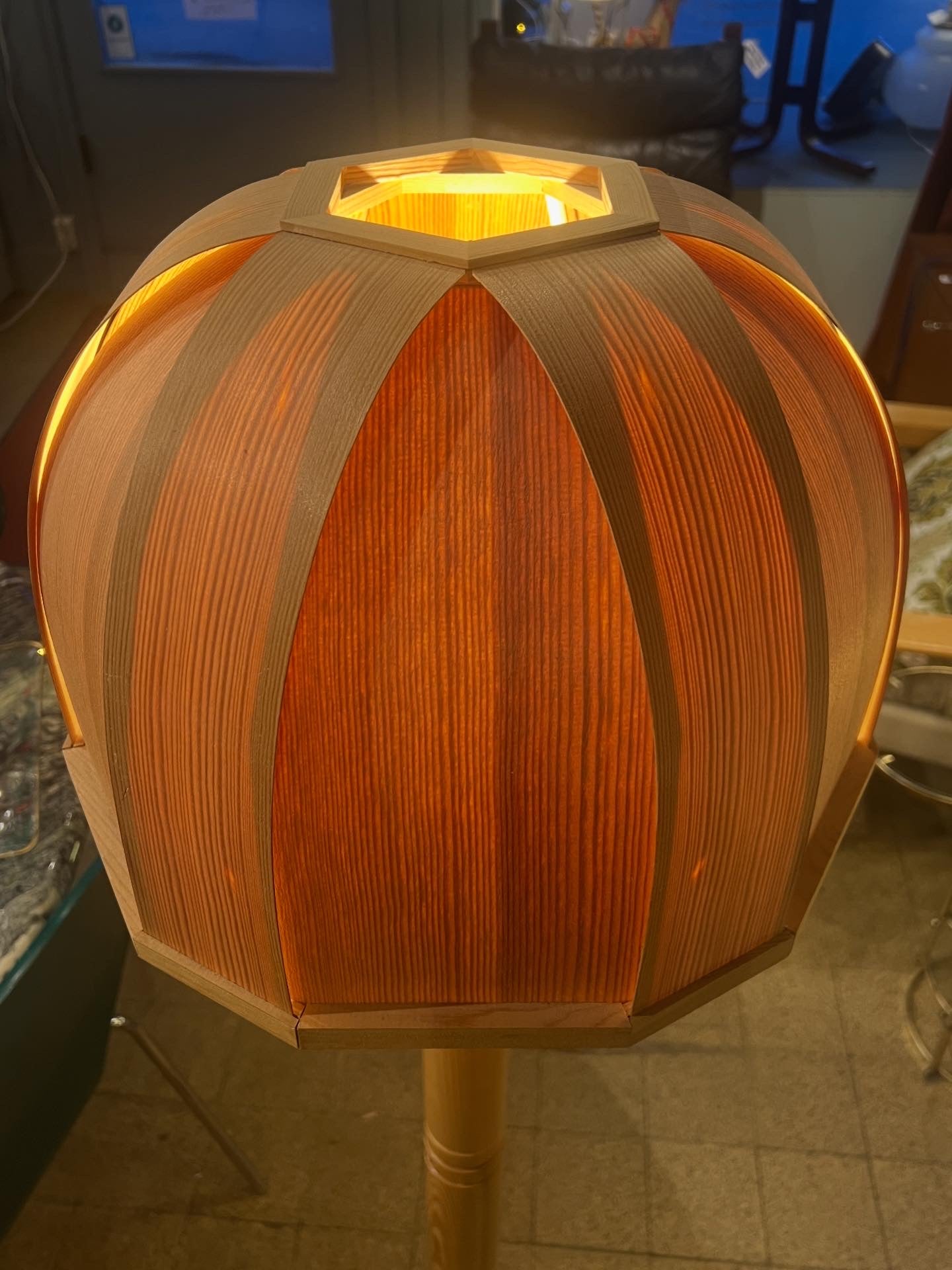 Furu stålampe , svensk design