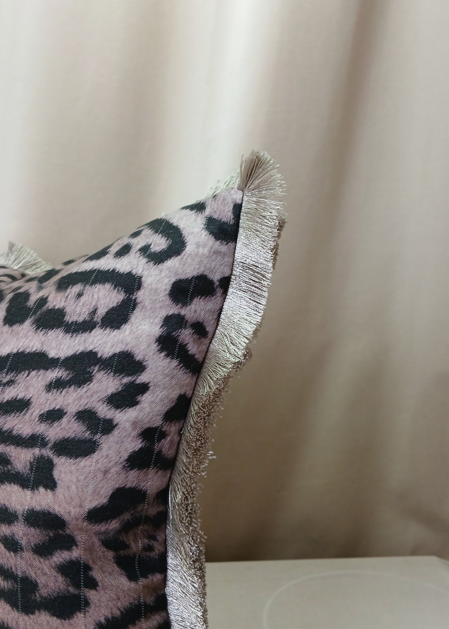 Rosa Leopard Pute
