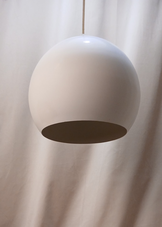 Hvit kulelampe