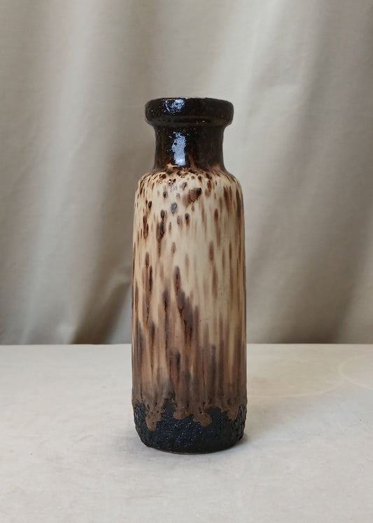 Liten brun keramikk vase