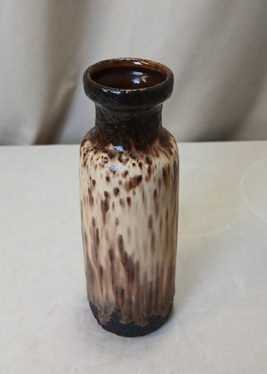 Liten brun keramikk vase