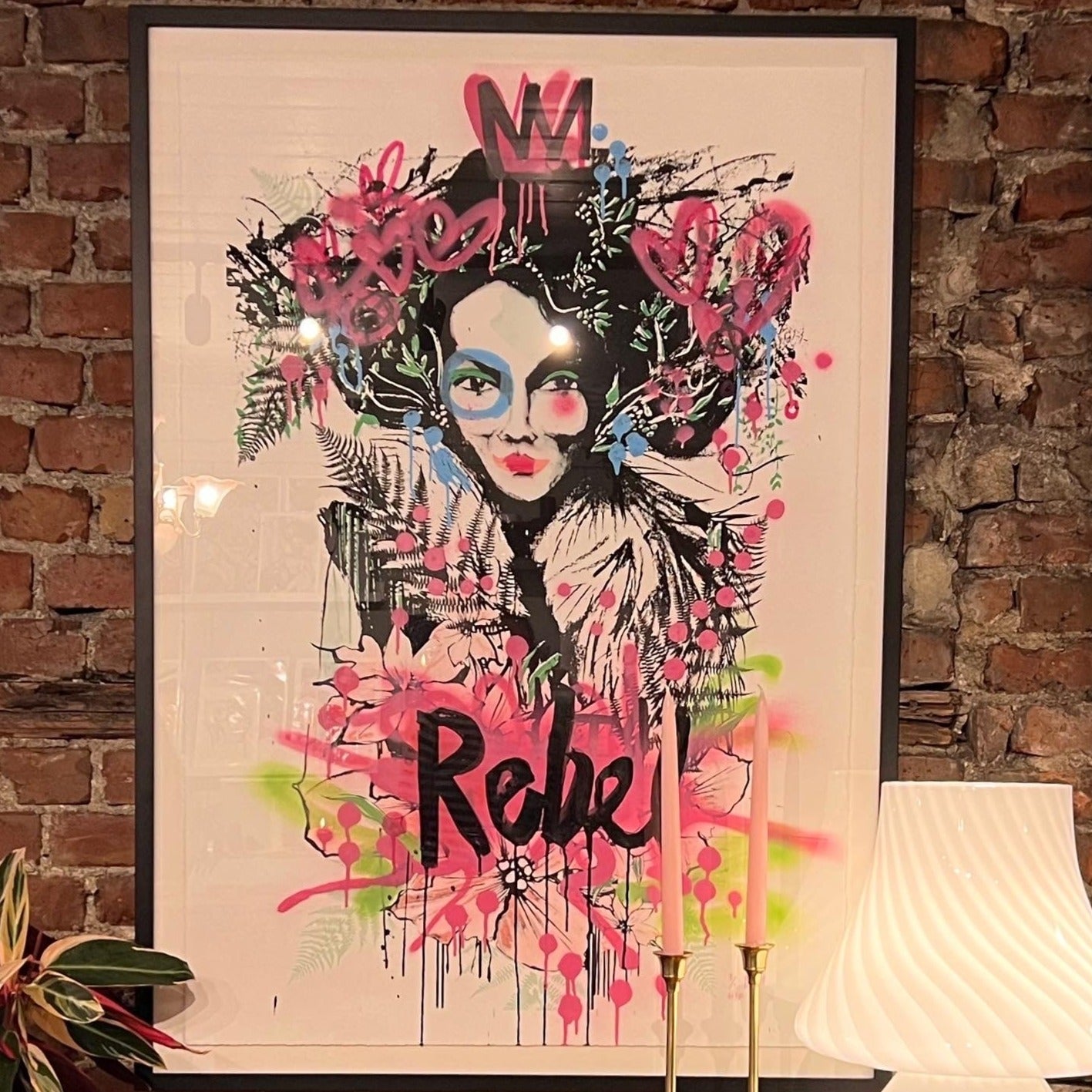 Dish Røverdatter Rebel, 1/1 ink. Innramming