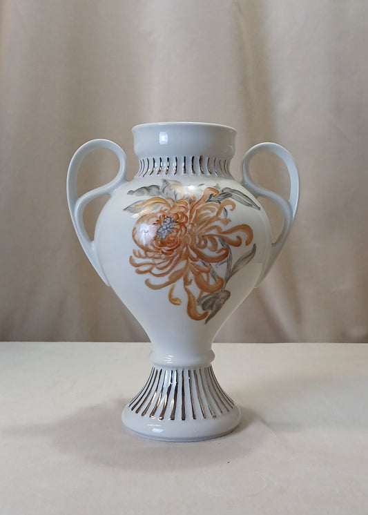 Hvit pokal vase med orange dekor