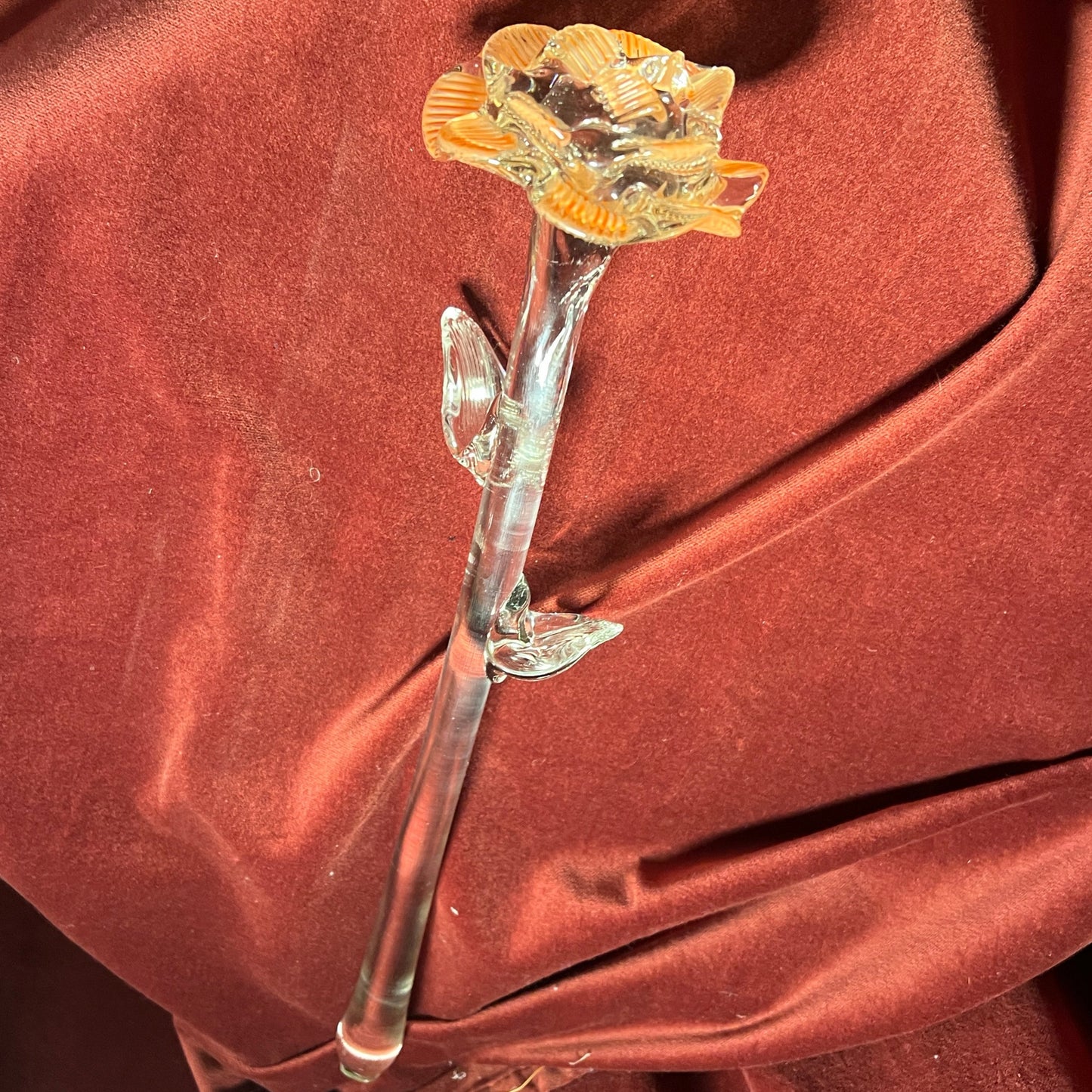 Glass rose, munnblåst
