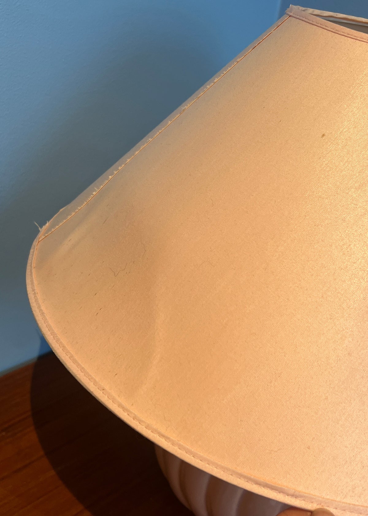 Rosa swirl lampe fra 80-tallet