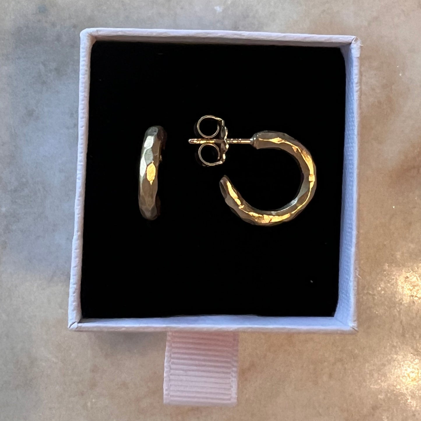 Flow Earhoops  small Gold
