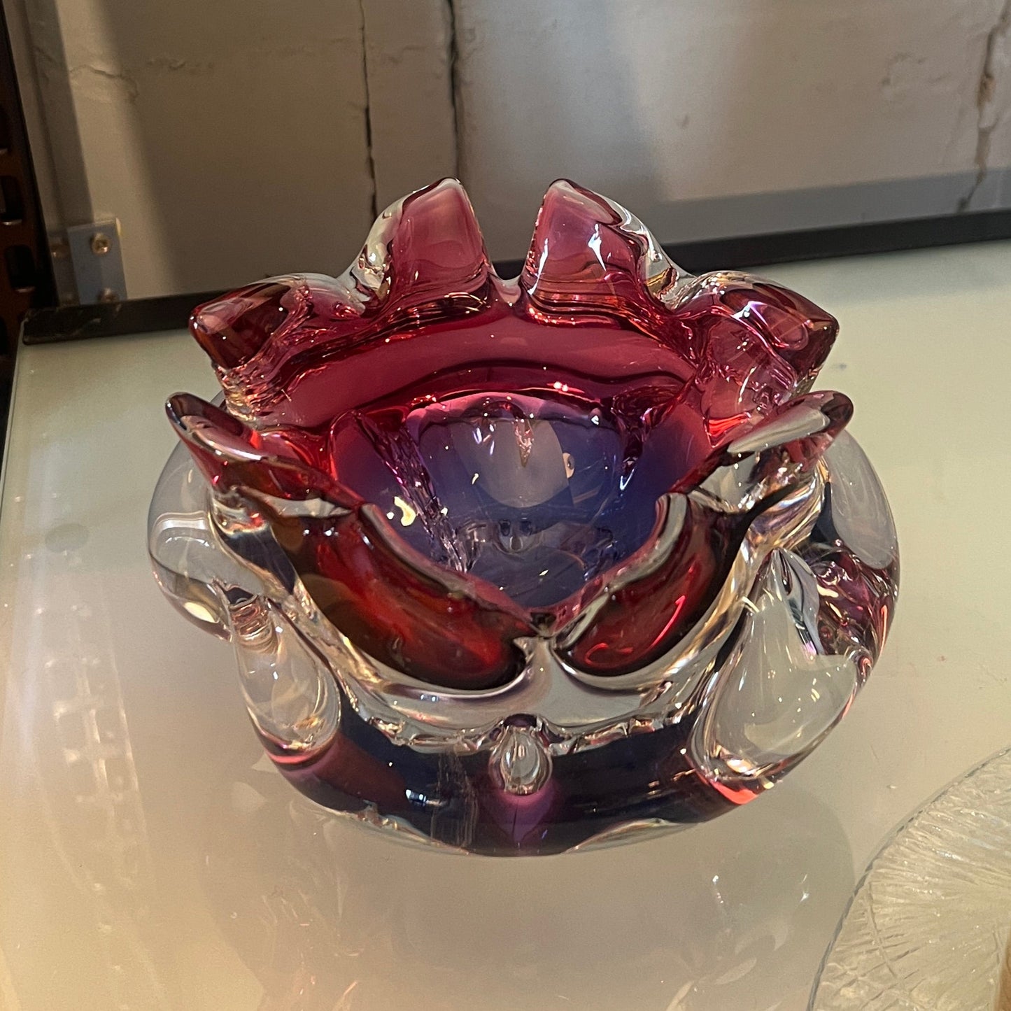 Rosa og lilla glass skål, Josef Hospodka