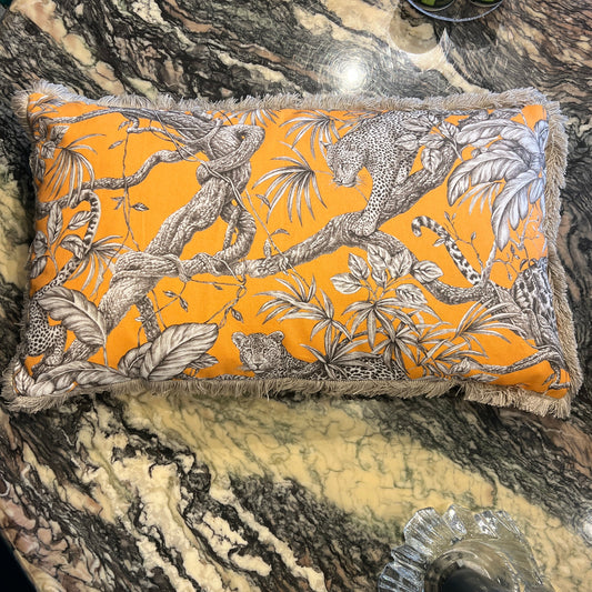 Orange Leopard Pute