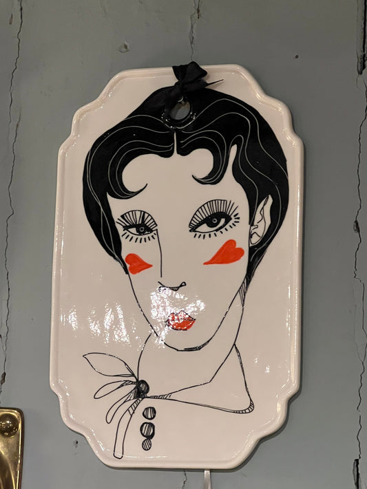 Dish - Queen of hearts