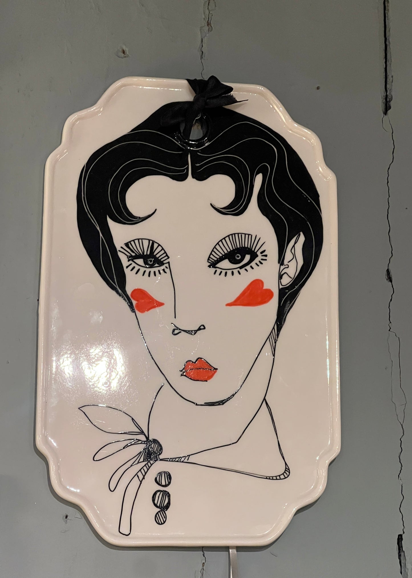 Dish - Queen of hearts