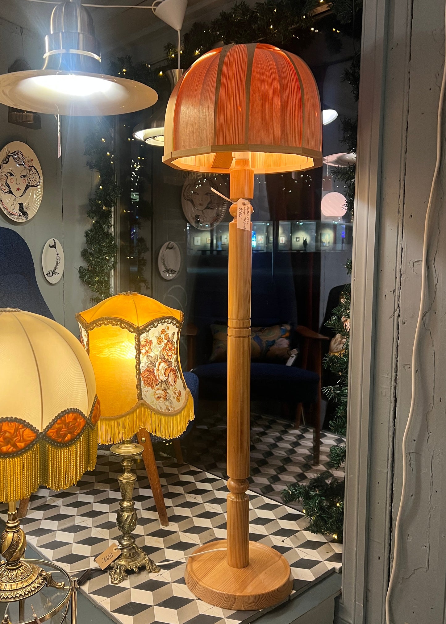 Furu stålampe , svensk design