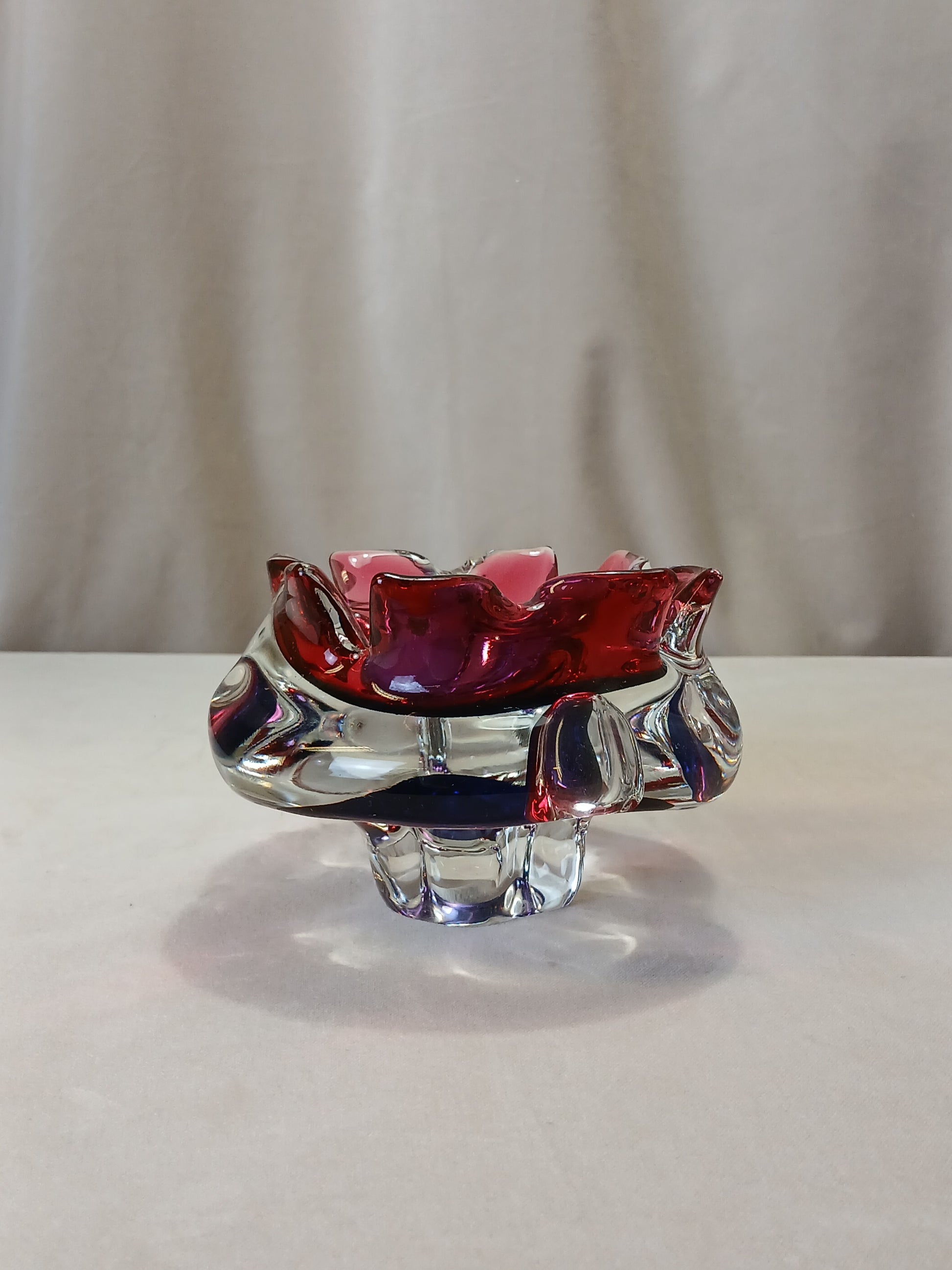 Rosa og lilla glass skål, Josef Hospodka frå Bohemia glass